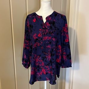 Not Your Daughters Jeans beautiful purple & pink blouse, size medium.